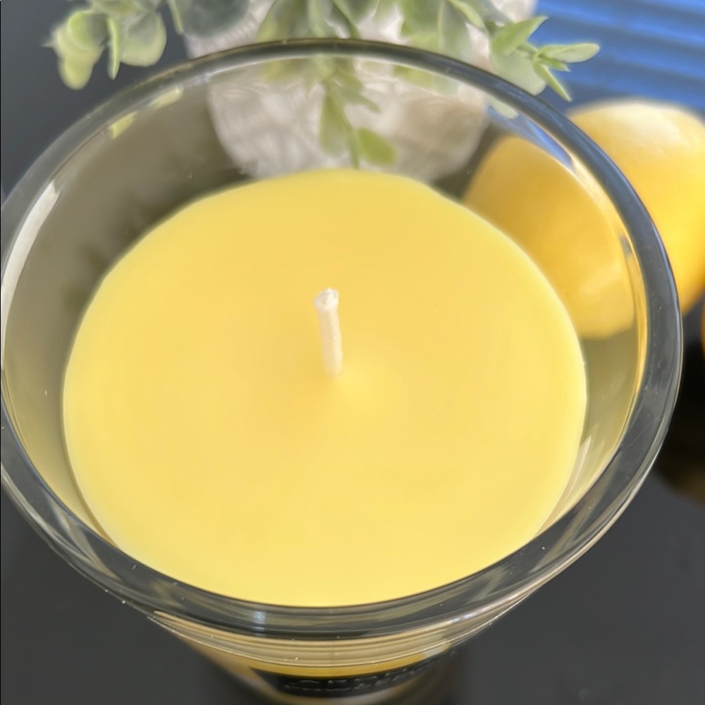 Chesapeake Bay Aromascape Lemon + Powdered Sugar Single Wick Candle 11.5 oz - Picture 4 of 9
